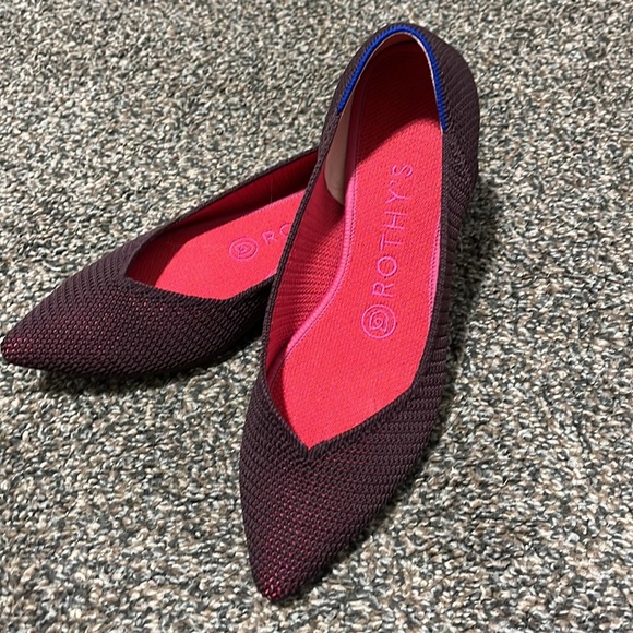 RARE Rothy’s Pointed Flat - Berry Lattice RETIRED COLOR - Picture 2 of 5
